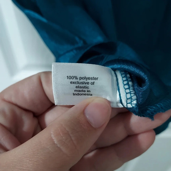 Lane Bryant Dark Turquoise Polka Dot Ruffled Sleeve Blouse in Size 20 - Picture 9 of 9